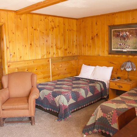 Yellowstone Holiday Motel Запад Йеллоустон Экстерьер фото