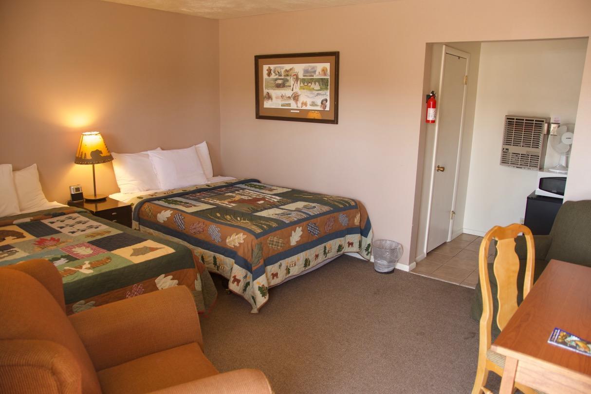 Yellowstone Holiday Motel Запад Йеллоустон Экстерьер фото