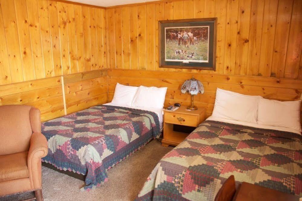 Yellowstone Holiday Motel Запад Йеллоустон Экстерьер фото